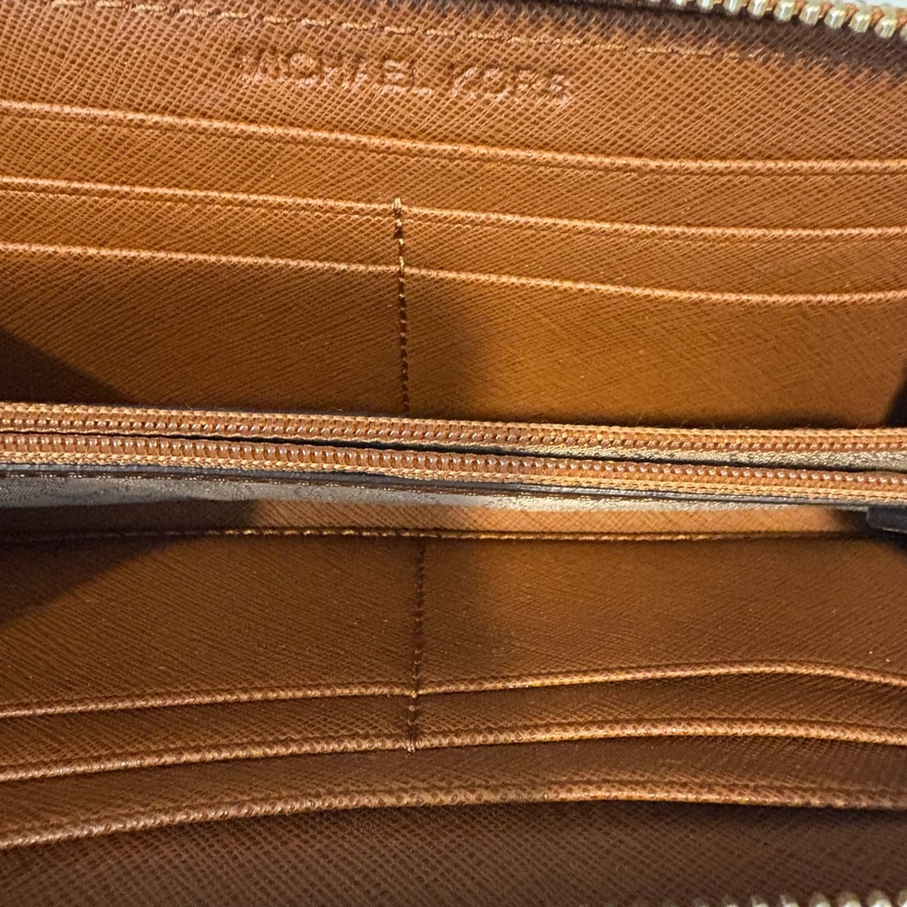 MICHAEL KORS Brown Saffiano Zip Around clutch Wallet - Picture 2 of 8